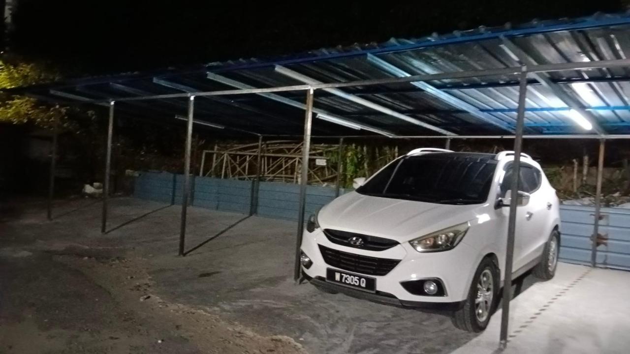 Mn Ferringhi Inn Batu Feringgi Exterior foto